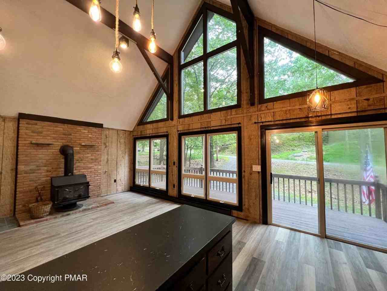 211 Dorchester Dr - Photo 7 of 26
