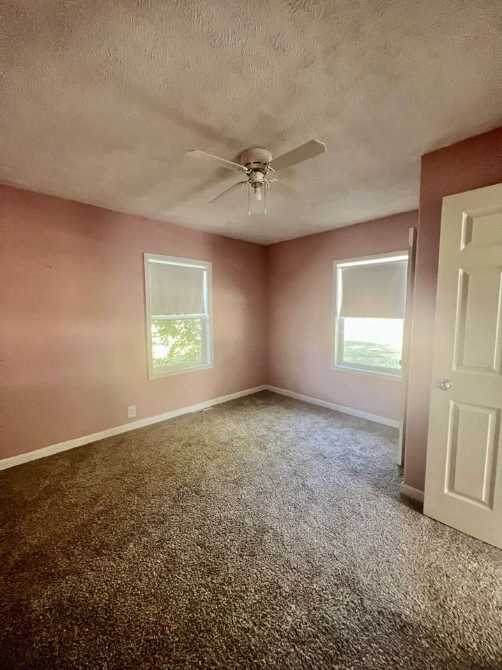 903 Anna Ave - Photo 6 of 11