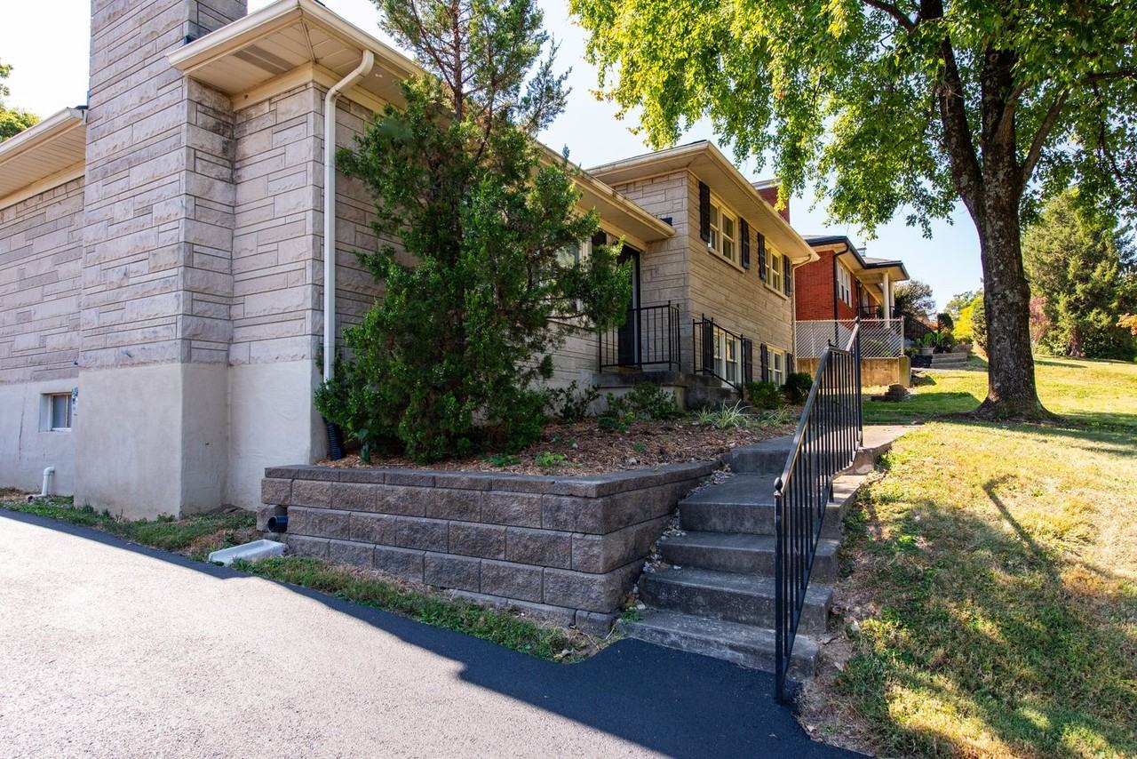 1322 Trevilian Way - Photo 2 of 19