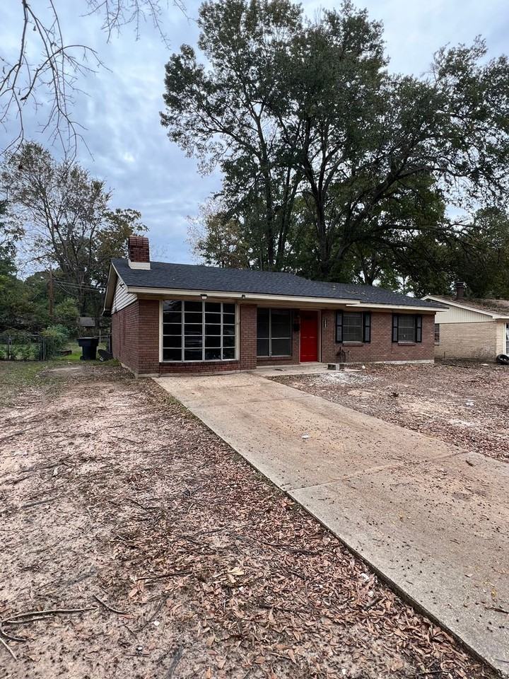 1132 Southland Park Dr - Photo 3 of 16