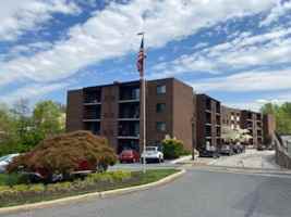 featured image of 1 Stoneybrook Ln