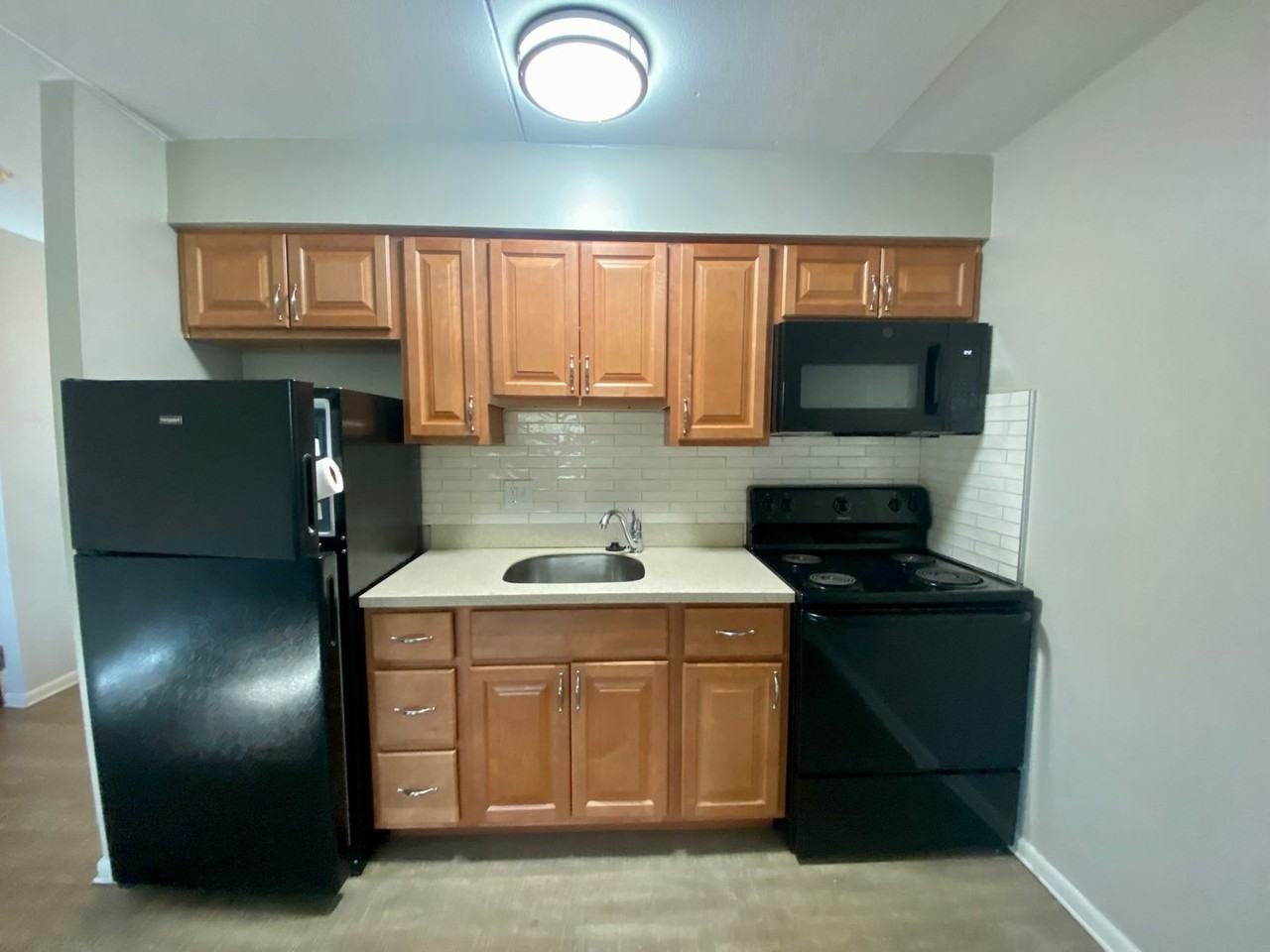 Parkwoode Towers - Photo 4 of 25