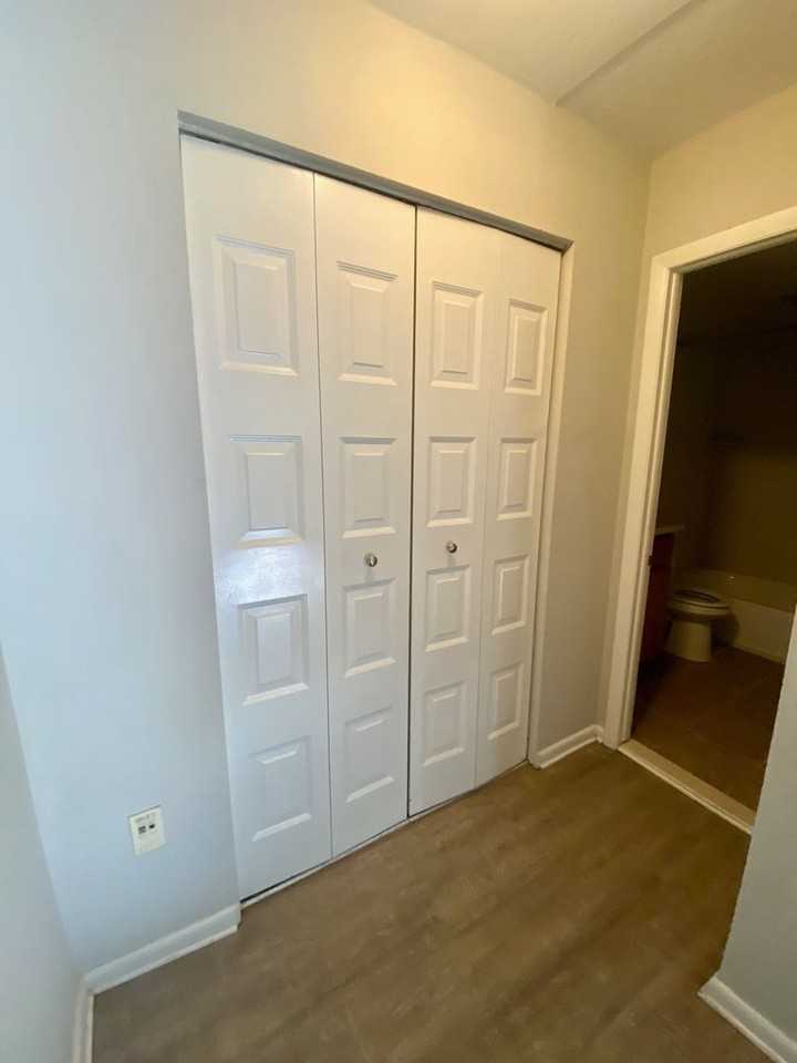 Parkwoode Towers - Photo 7 of 25