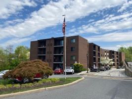 featured image of 1 Stoneybrook Ln