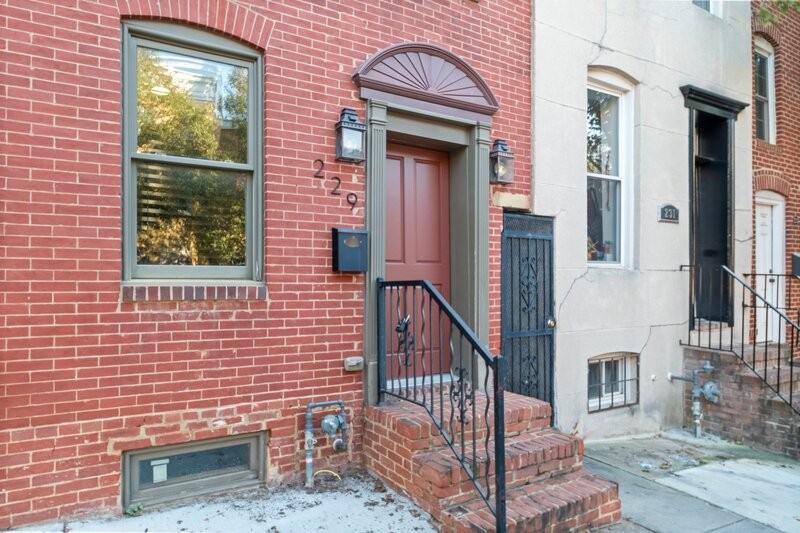 229 S Wolfe St - Photo 3 of 35