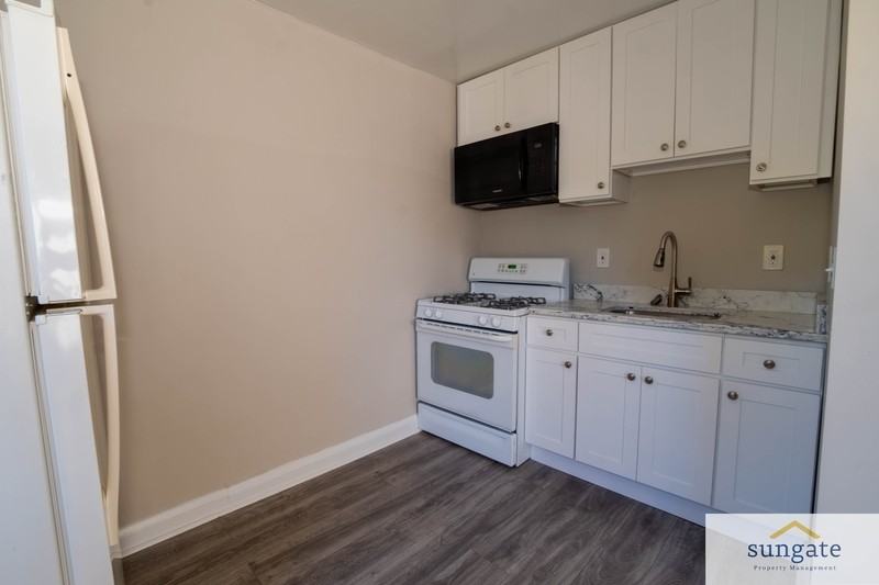 1410 Dartmouth Ave - Photo 4 of 10