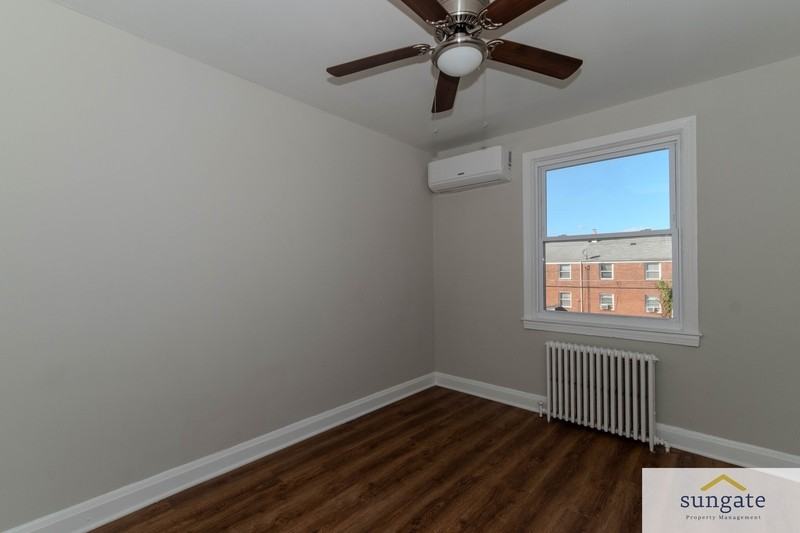 1410 Dartmouth Ave - Photo 7 of 10