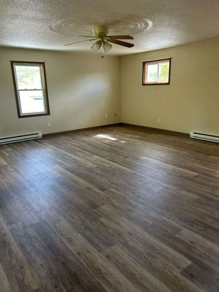 253 Hillside Circle - Photo 2 of 17