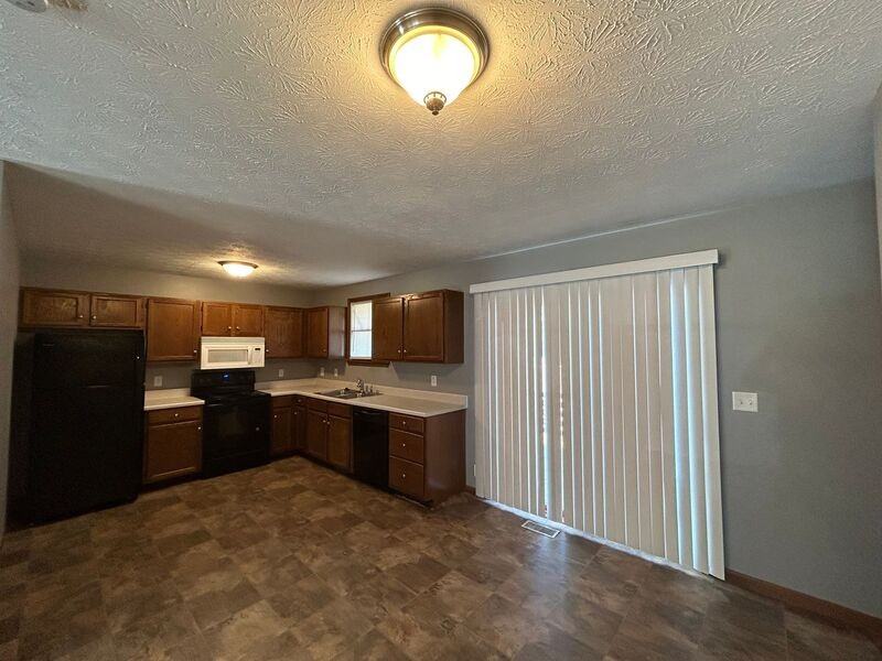 1317 Urban Ave - Photo 3 of 13