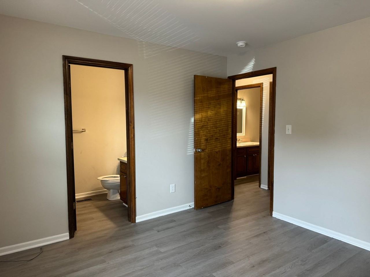 2233 Rose St - Photo 7 of 15