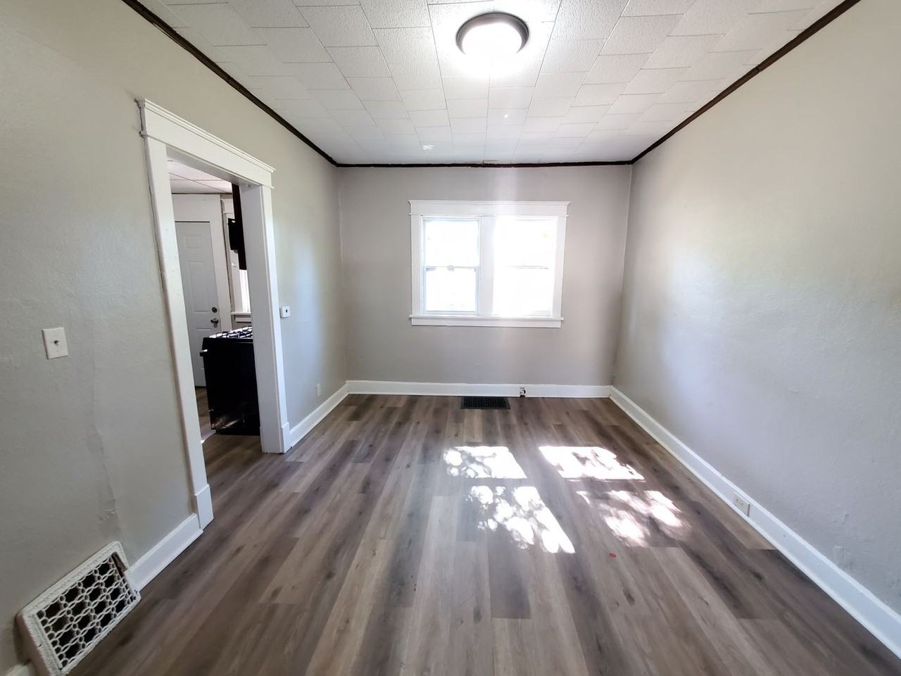 416 Sunnyside Ave - Photo 6 of 20