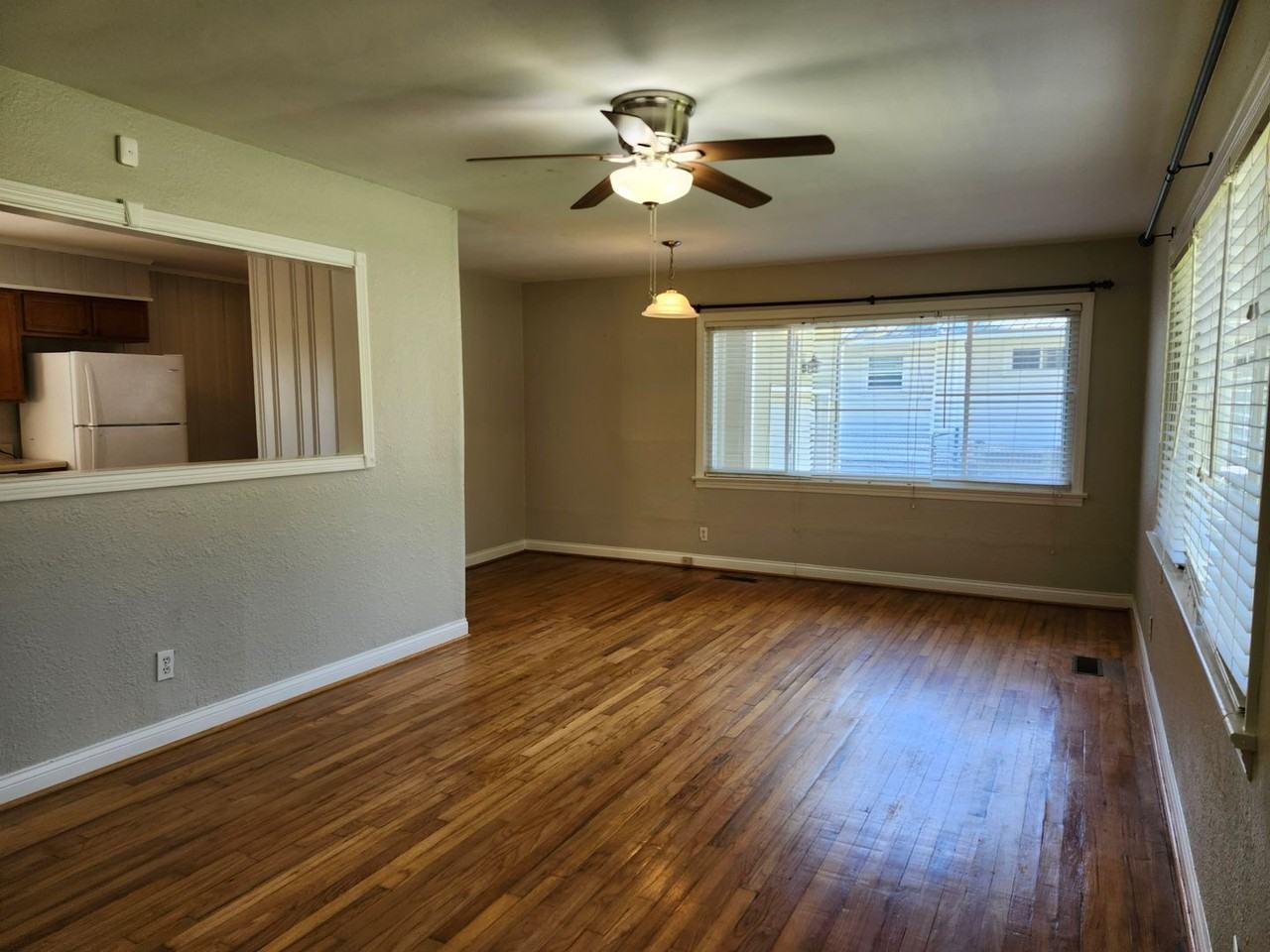 5022 Golfview Dr - Photo 2 of 14