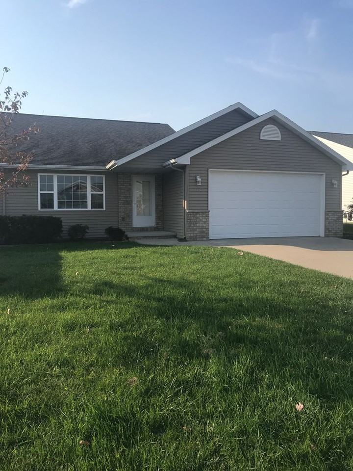 2187/2189 Hillington Drive - Photo 2 of 21