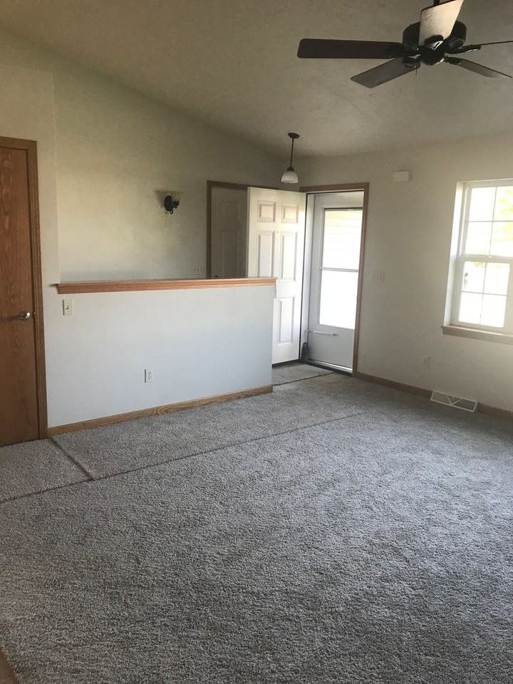 2187/2189 Hillington Drive - Photo 3 of 21