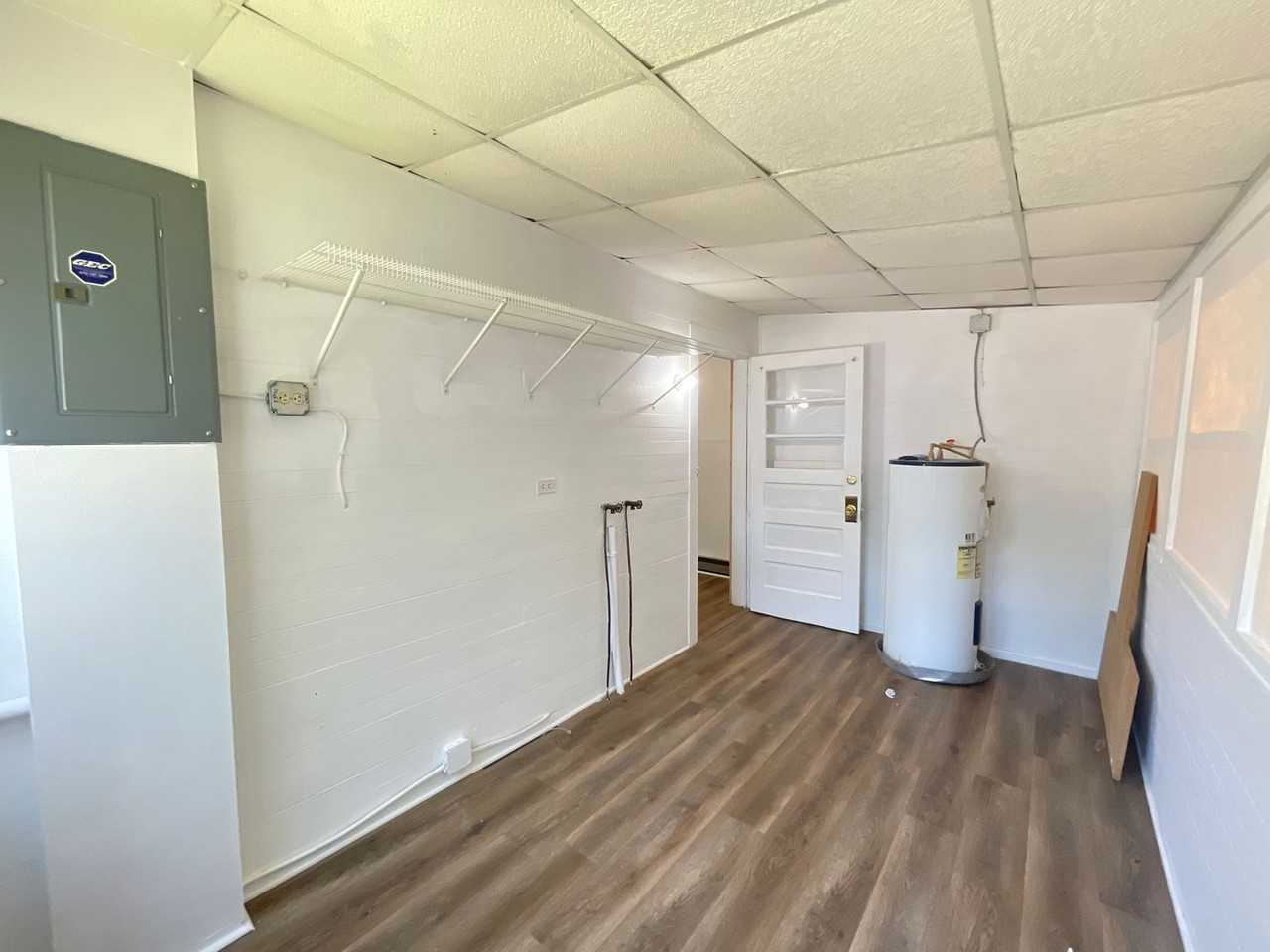 201 Gilbert St - Photo 3 of 10