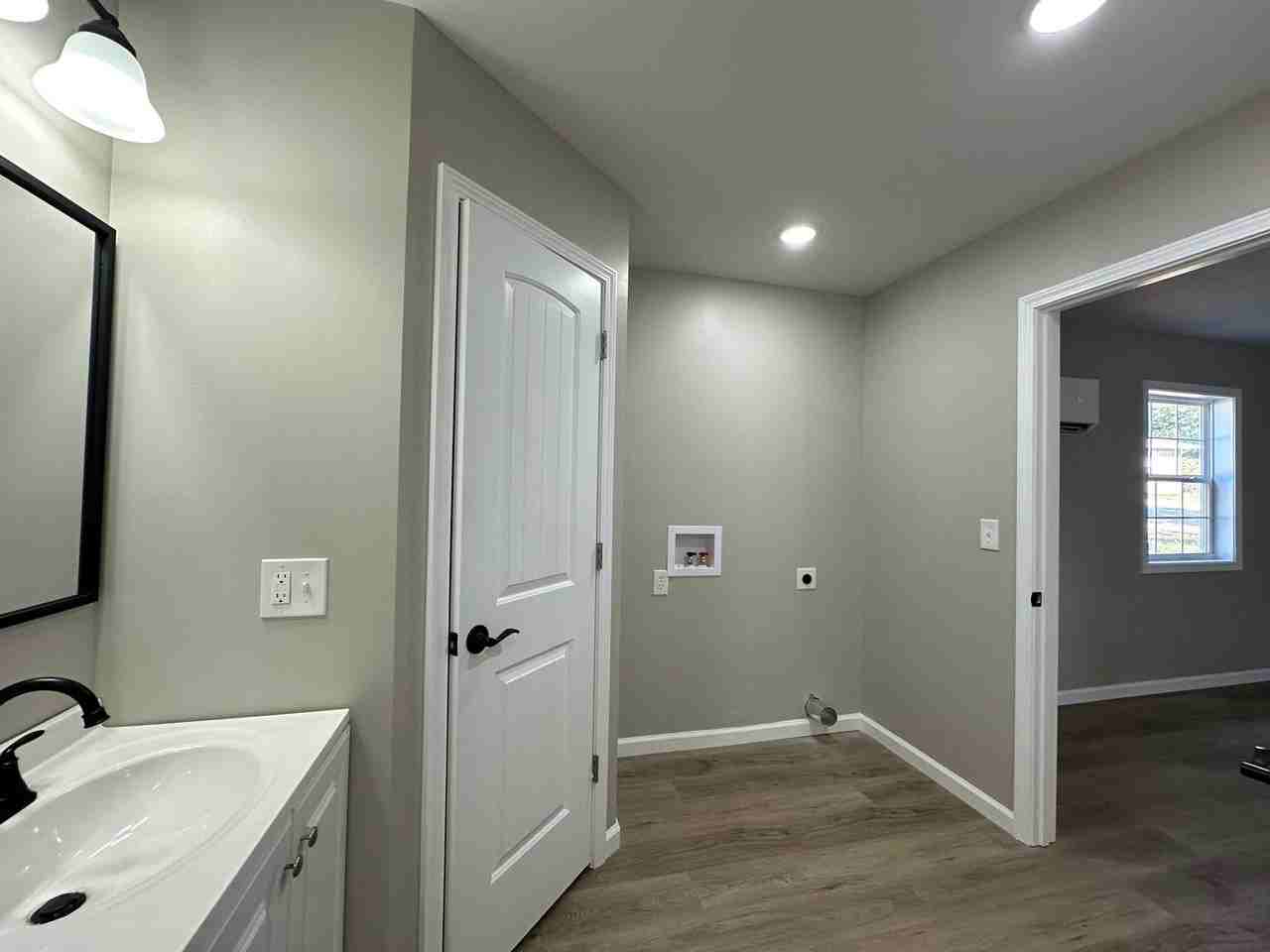 110 Evergreen Pl - Photo 2 of 6