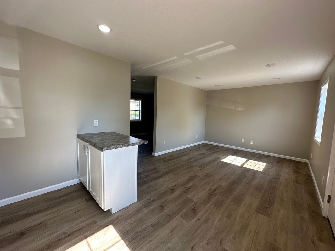 110 Evergreen Pl - Photo 5 of 6