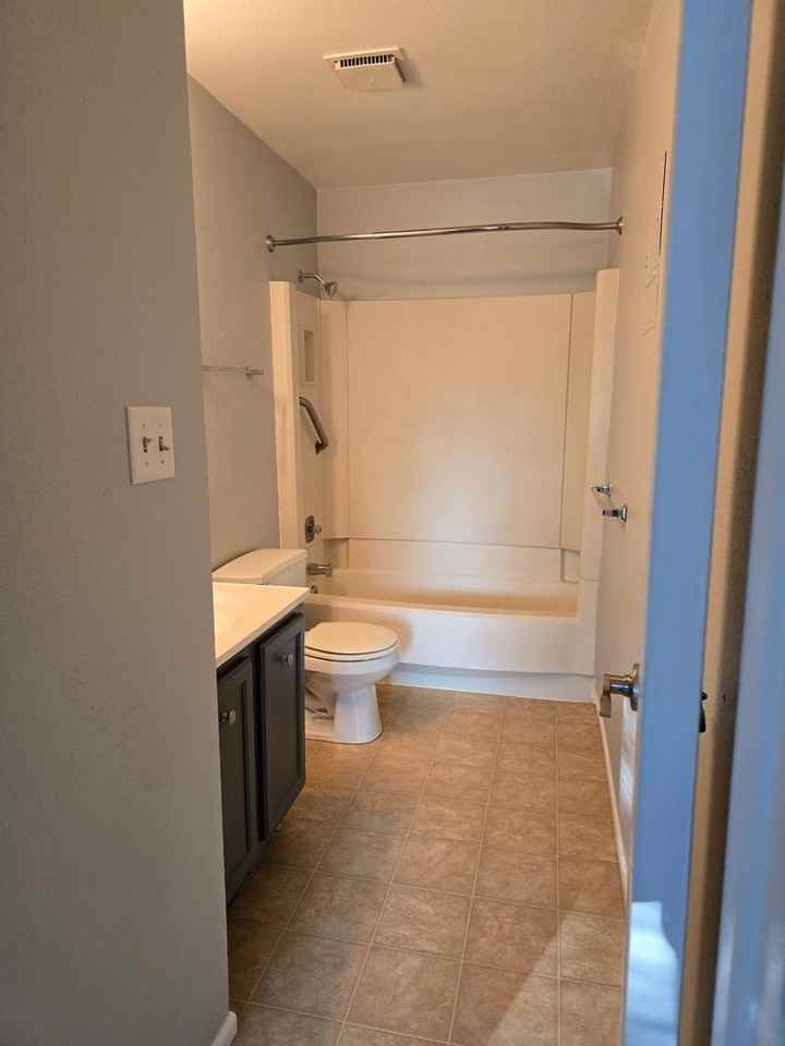 127 Crawford Lane #4 - Photo 5 of 8