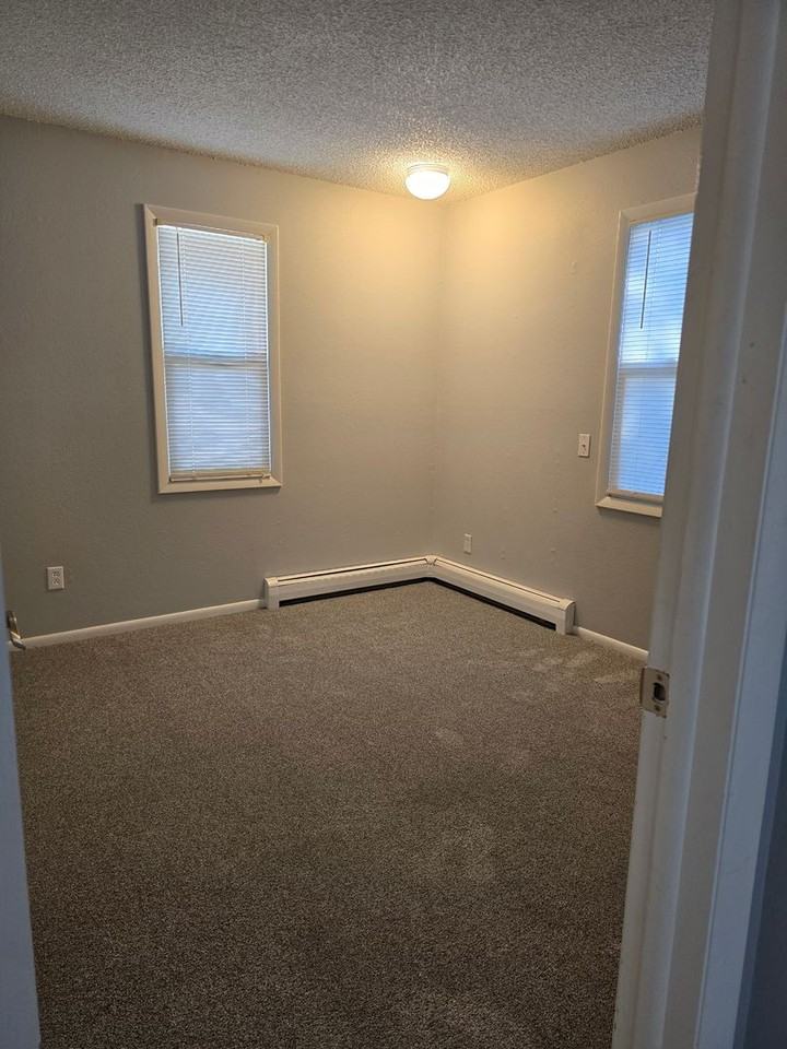 127 Crawford Lane #4 - Photo 7 of 8