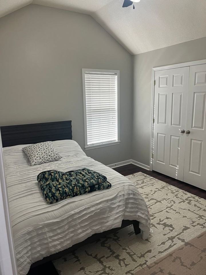 211 Eagles Nest Ln - Photo 3 of 13