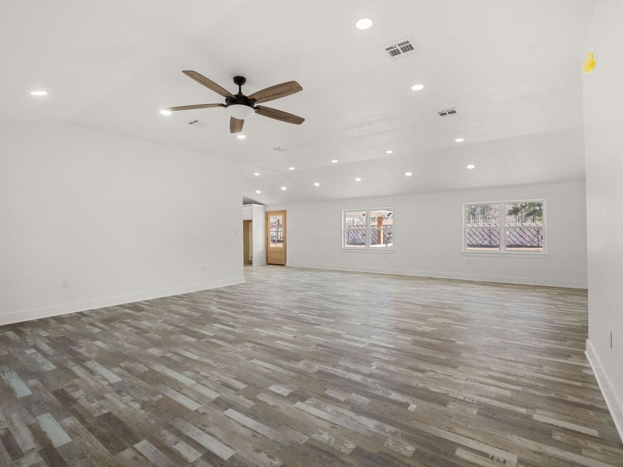 1251 Belview Rd - Photo 3 of 15