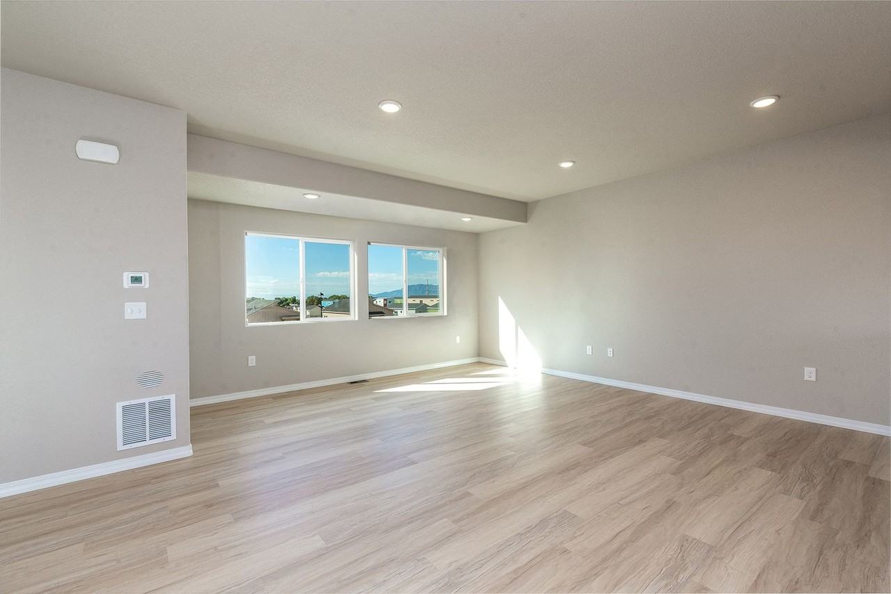 7723 Carabiner Vw - Photo 2 of 23