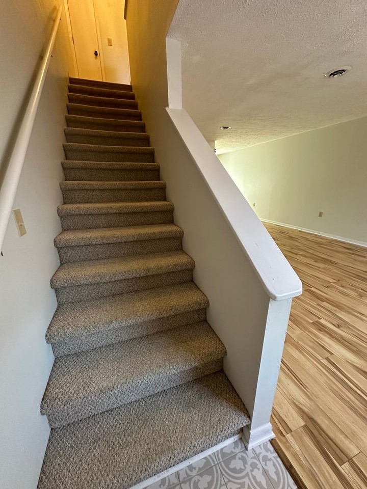 452 Eastley Ct #C - Photo 3 of 35