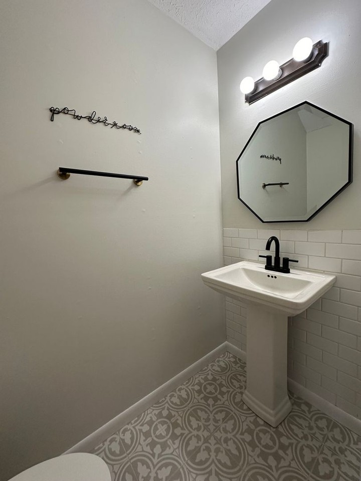 452 Eastley Ct #C - Photo 6 of 35