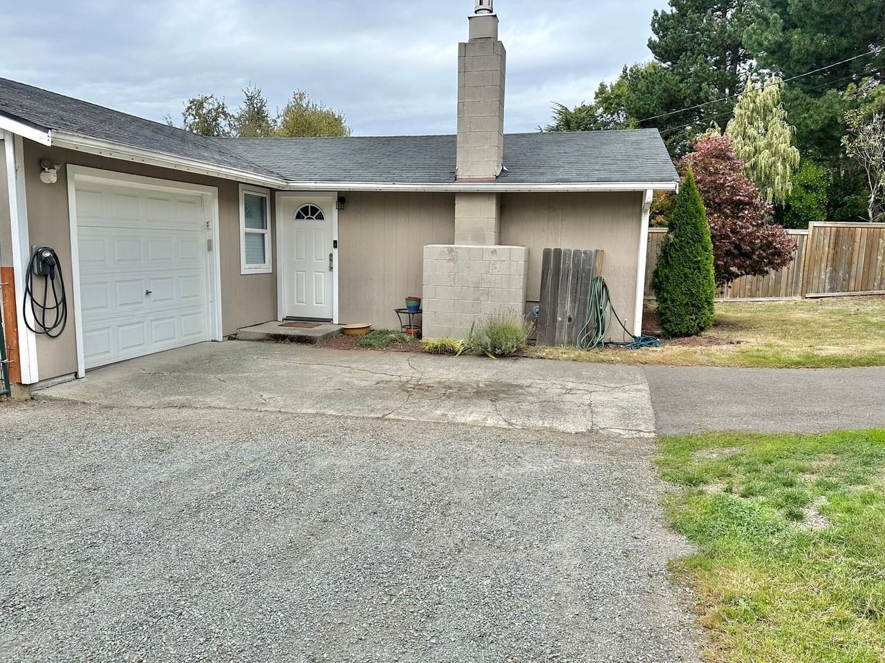 5231 17th Ave Sw - Photo 2 of 32