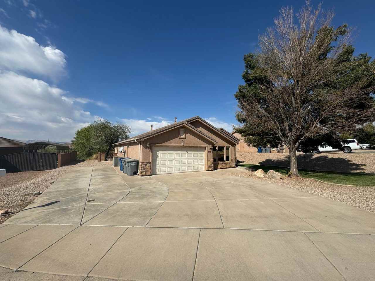 971 N Rolling Hills Rd - Photo 2 of 22