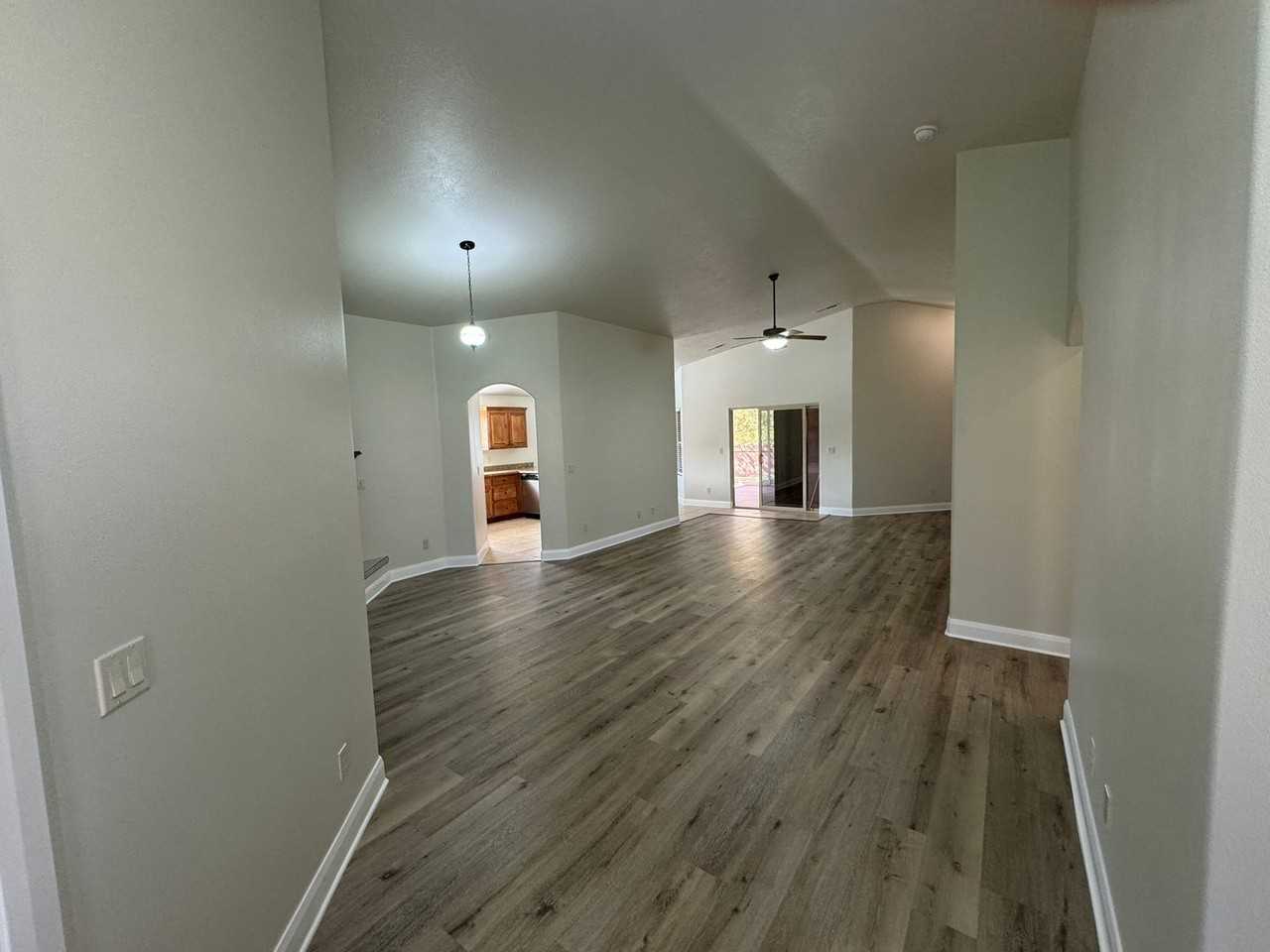 971 N Rolling Hills Rd - Photo 4 of 22