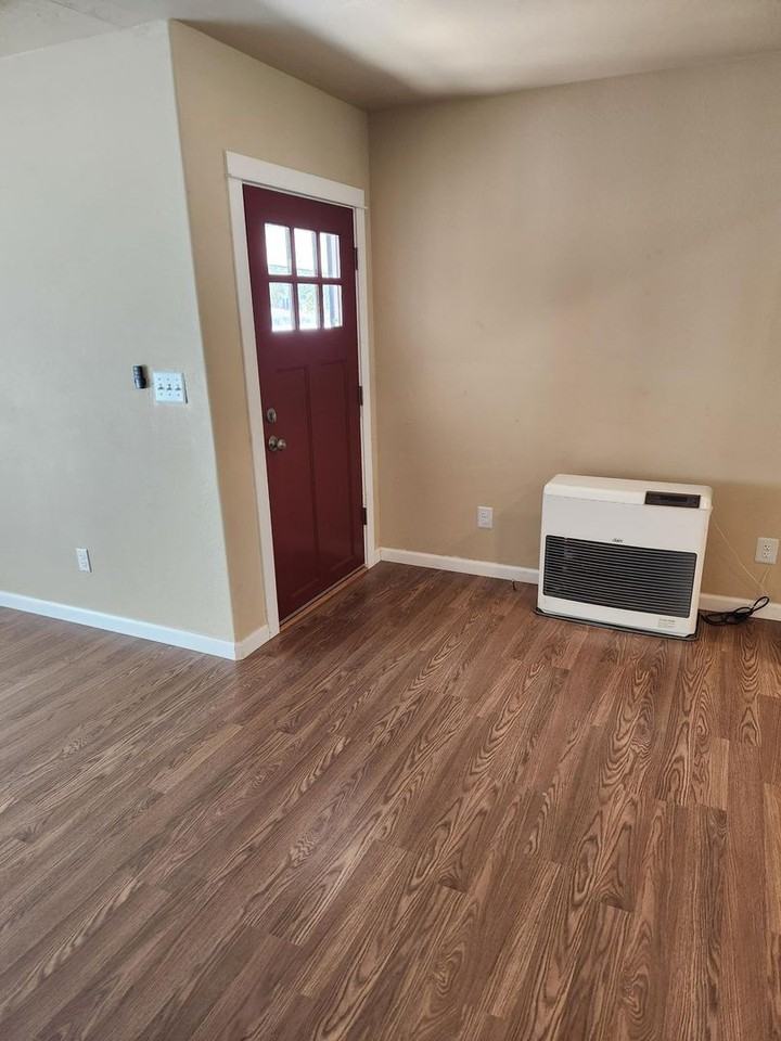 20170 Reeds Creek Rd - Photo 2 of 14