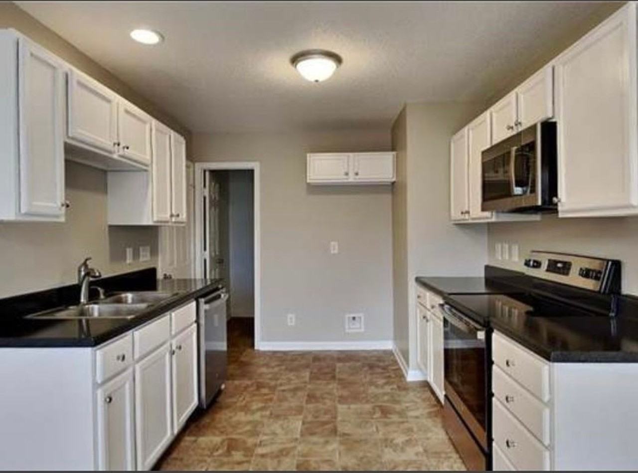 302 Apple Ridge Rd - Photo 2 of 14