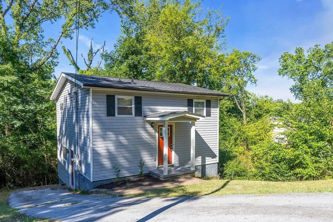 628 Sylvan Dr - Photo 2 of 20