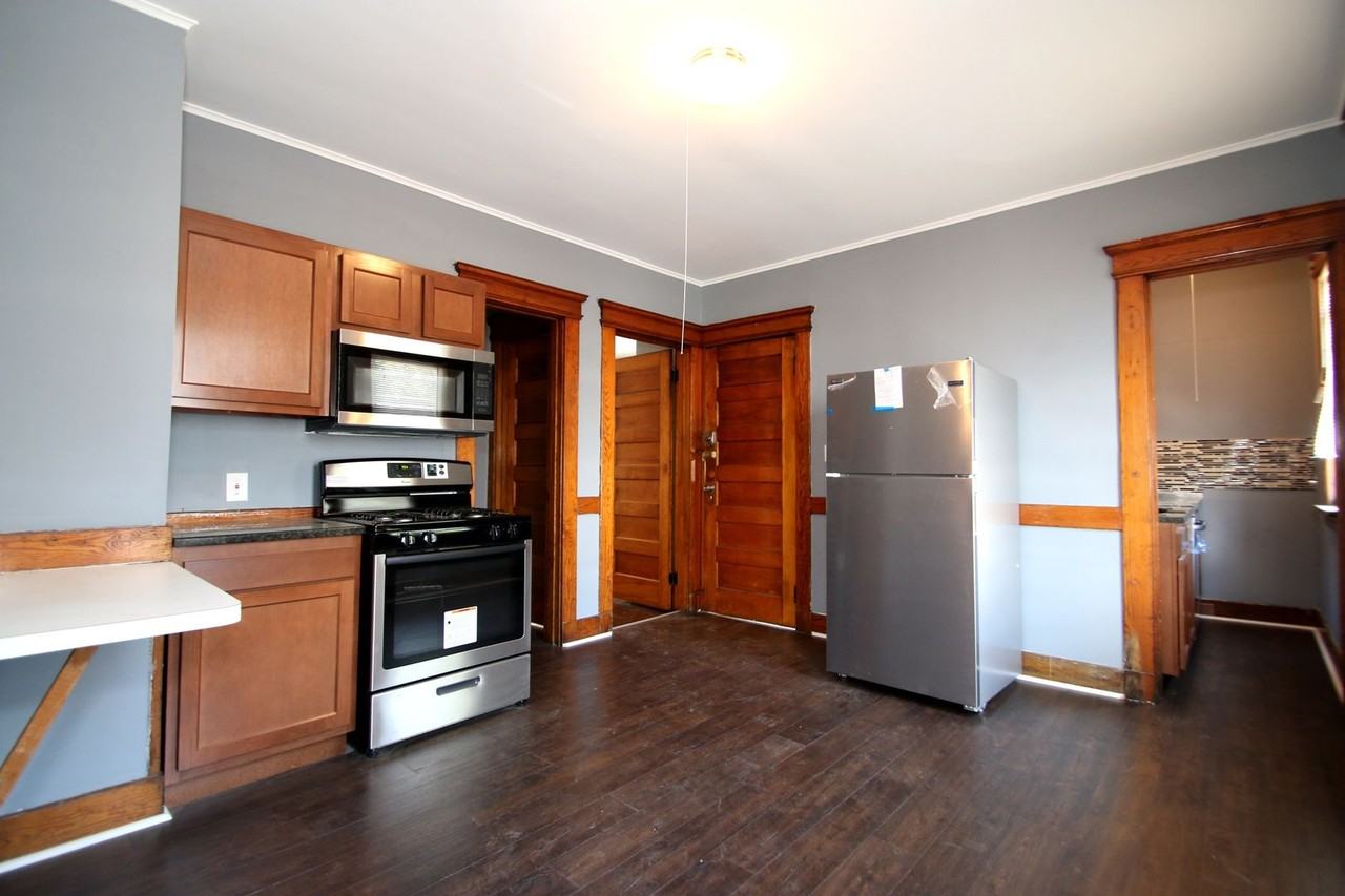 192 Chatham St - Photo 3 of 25