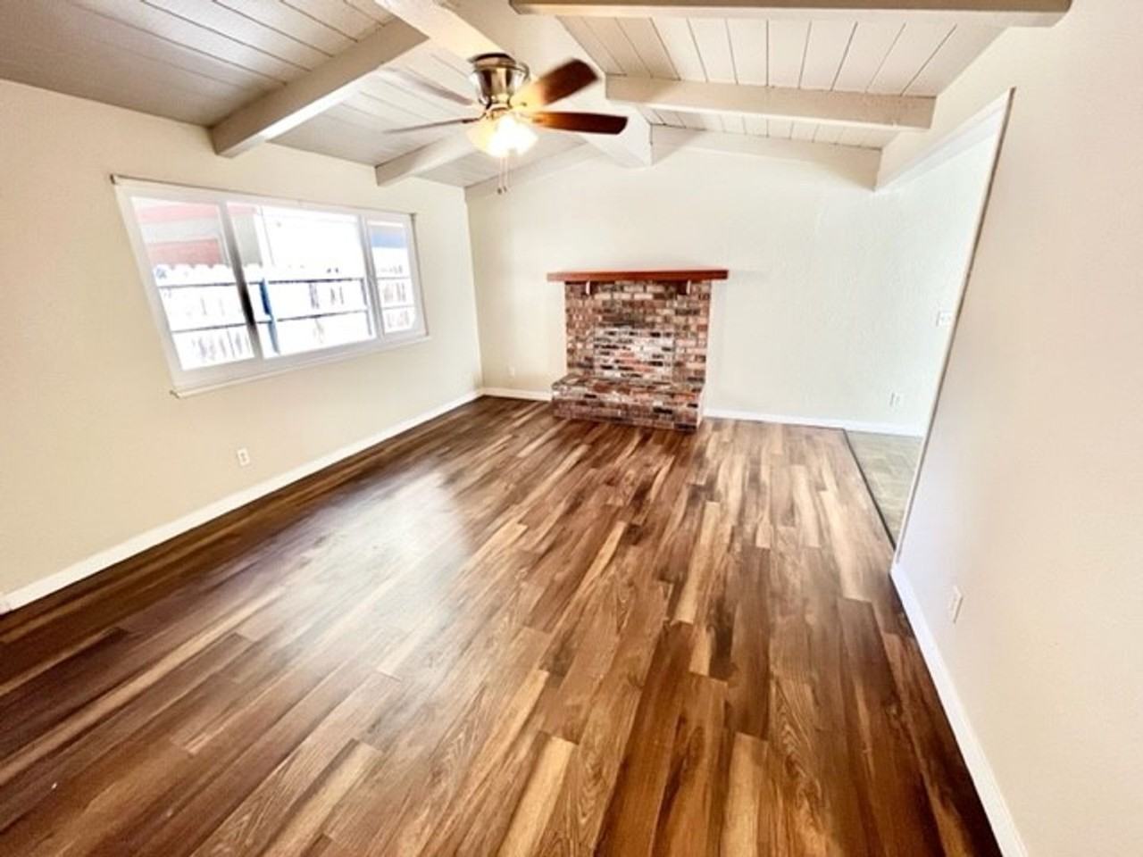 515 Oak St - Photo 2 of 25