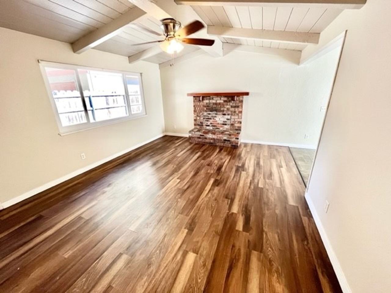 515 Oak St - Photo 5 of 25