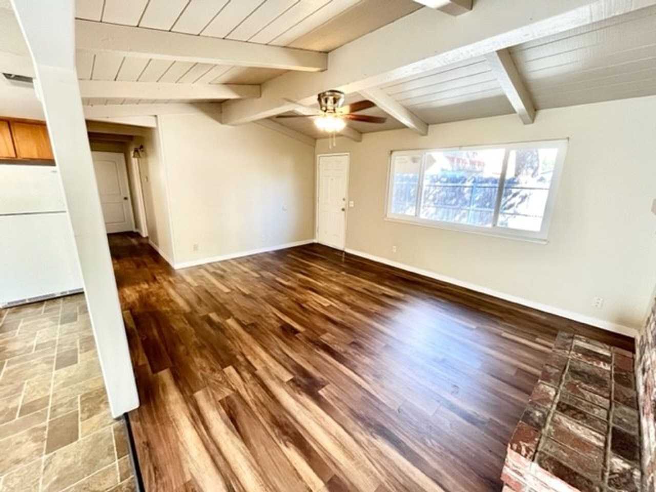 515 Oak St - Photo 7 of 25