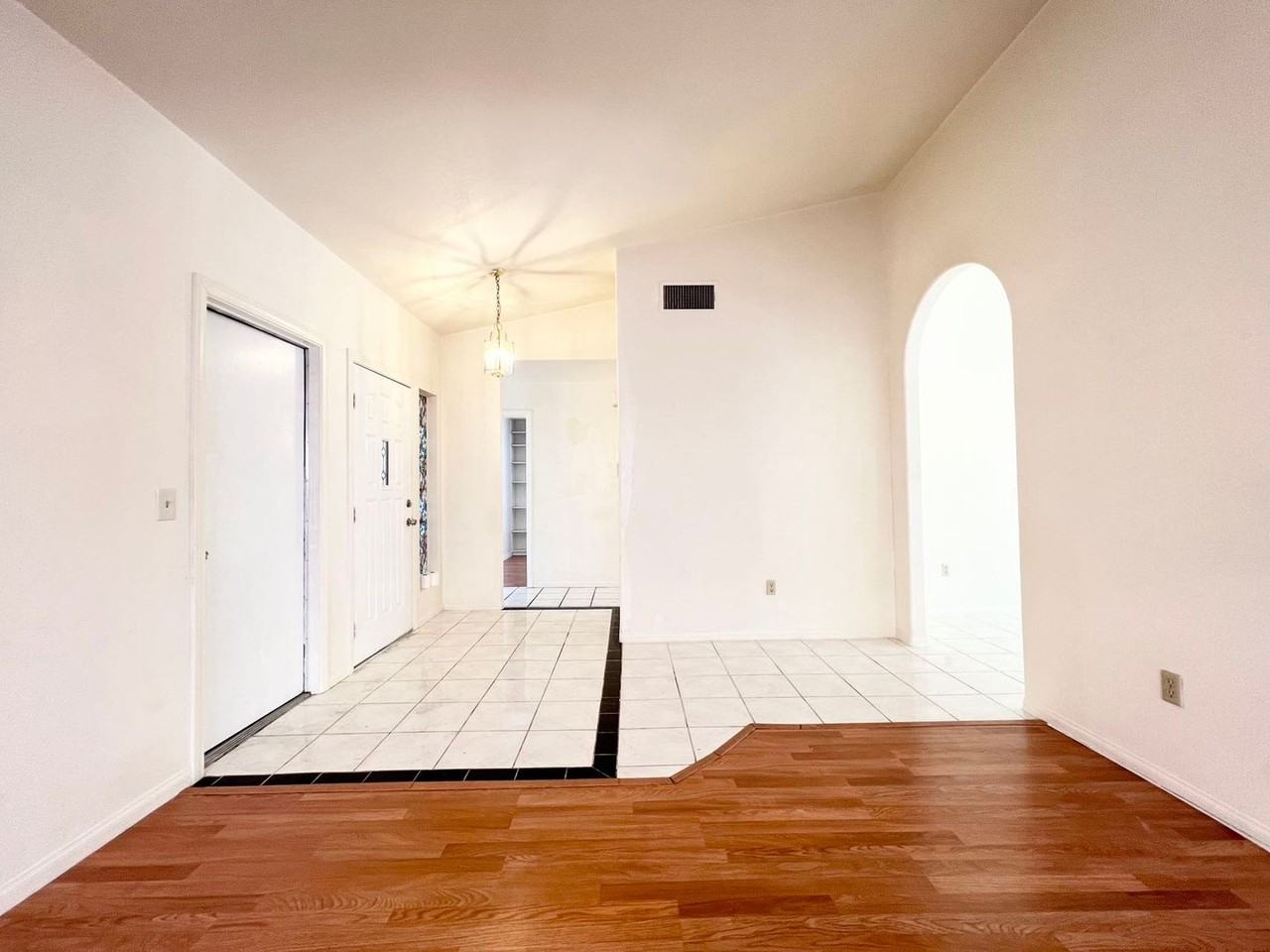 2629 Shakespeare Rd - Photo 2 of 24