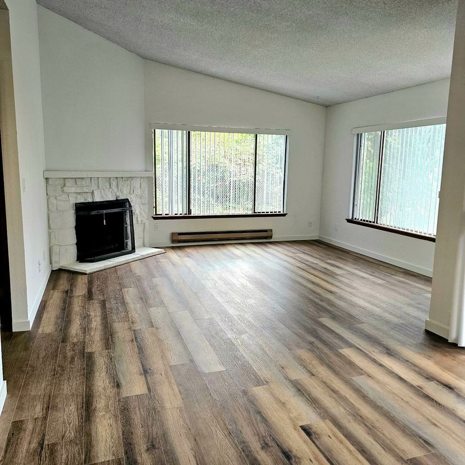 26420 Pennsylvania Ave Ne #64 - Photo 3 of 16