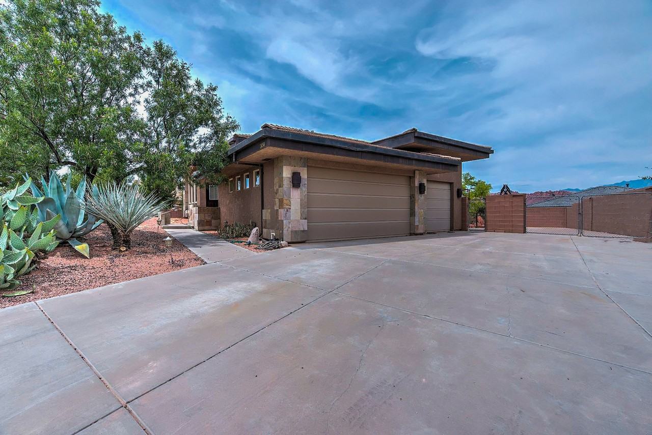 3654 Mitchell Dr - Photo 3 of 48
