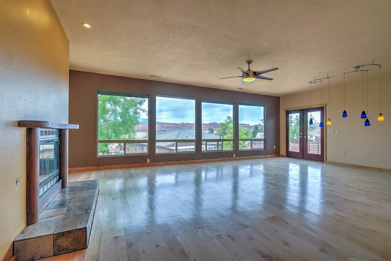 3654 Mitchell Dr - Photo 2 of 48
