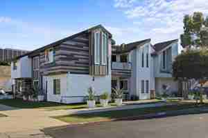 featured image of 850 North Van Ness Avenue