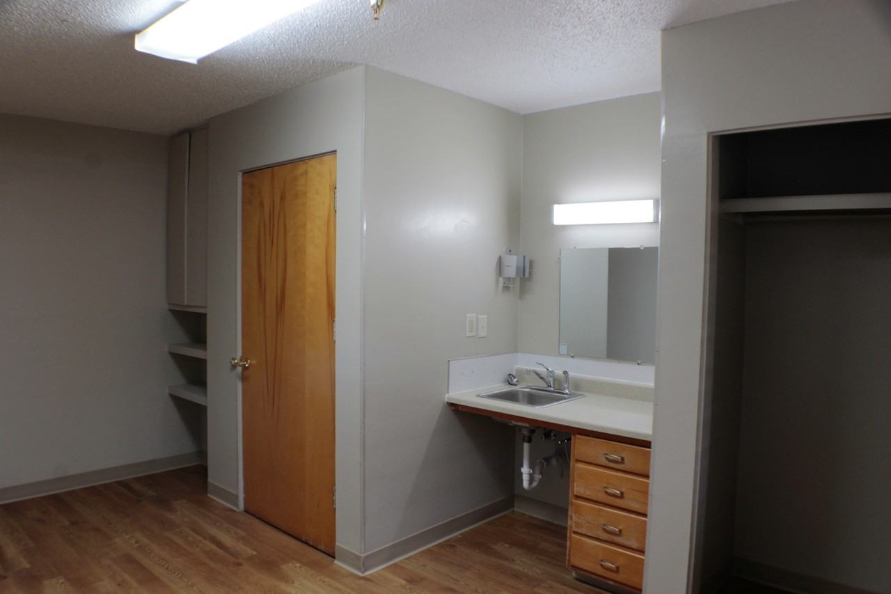 640 Filer Ave W - Photo 5 of 10