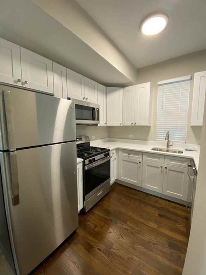 3644 W Fullerton Ave #1R - Photo 5 of 12