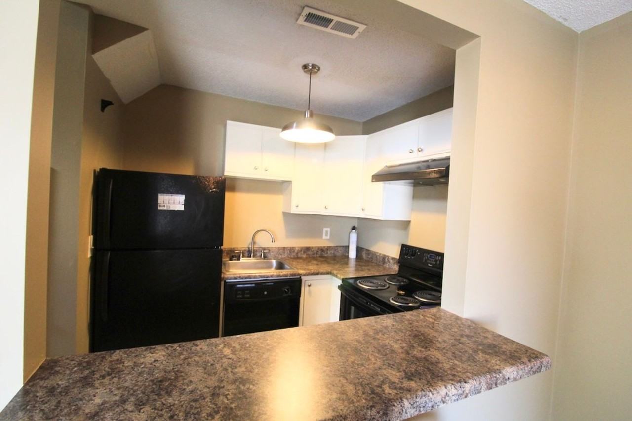 1338 Bradley Dr - Photo 6 of 23