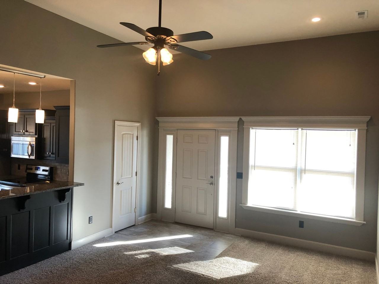 11661 Ridgeway Ct - Photo 2 of 5