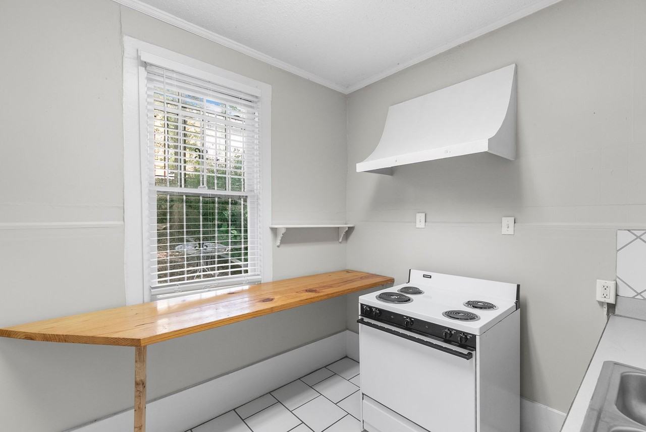 Laurelton Oaks - Photo 7 of 22