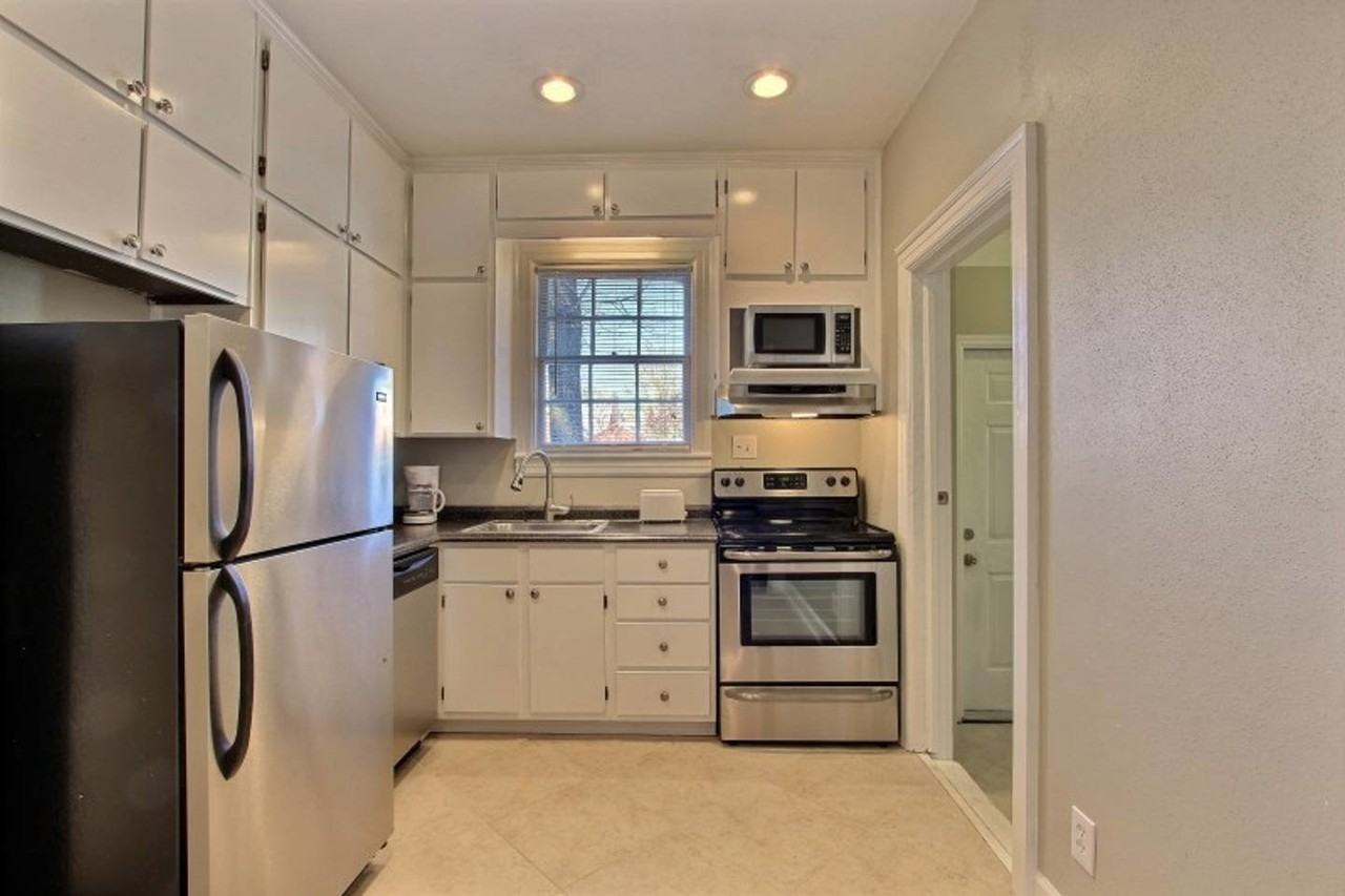 624 E 53rd St - Photo 5 of 13