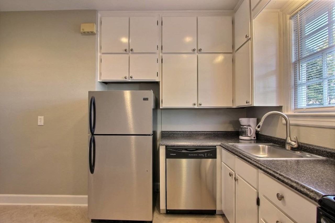 624 E 53rd St - Photo 7 of 13